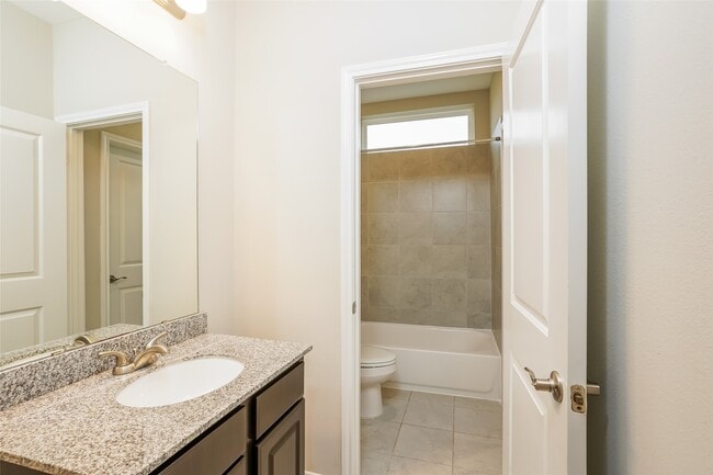property at 1538 Lakeland Cir