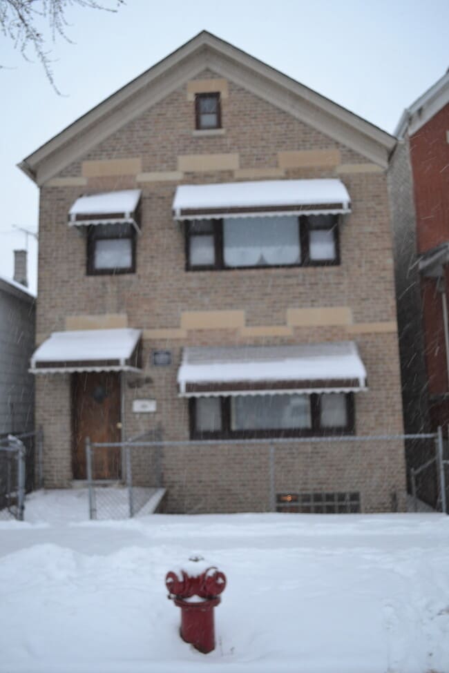 property at 828 W 34th St