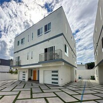 5743 Fulcher Ave in Los Angeles, CA - Building Photo