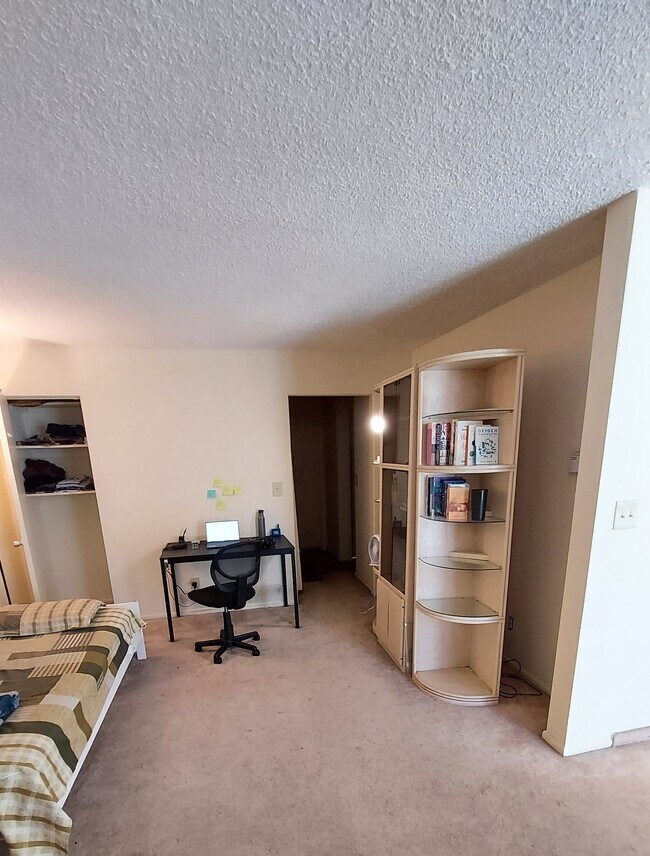 11600 Rochester Ave in Los Angeles, CA - Building Photo - Building Photo