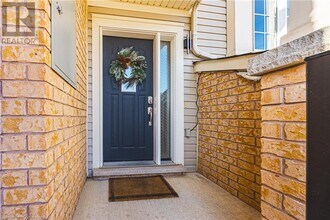64 Ohara Ln in Hamilton, ON - Building Photo - Building Photo