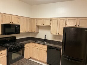 2196 Rossiter Pkwy in Plainfield, IL - Building Photo - Building Photo