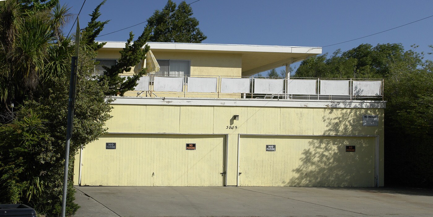 3805 Maybelle Ave in Oakland, CA - Foto de edificio