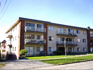 Delview Court in New Westminster, BC - Building Photo