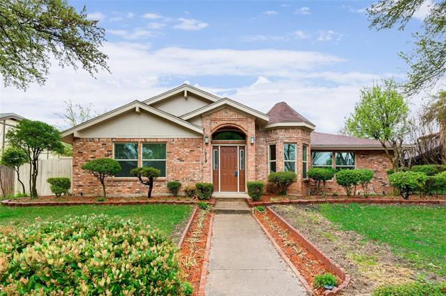 1919 E Branch Hollow Dr in Carrollton, TX - Building Photo