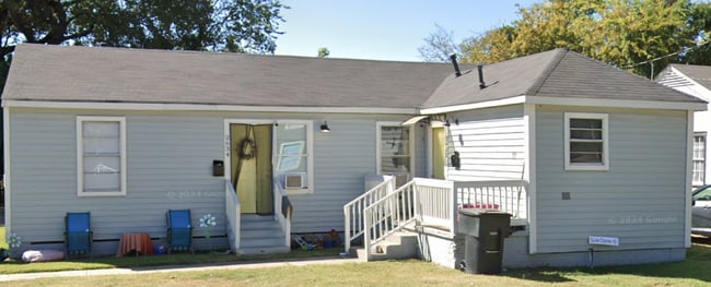 property at 2632 Foster St
