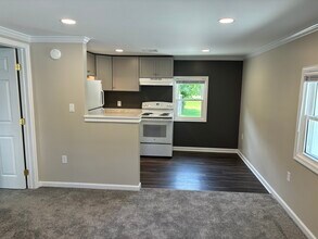 1176 Horseshoe Pike in Downingtown, PA - Building Photo - Building Photo