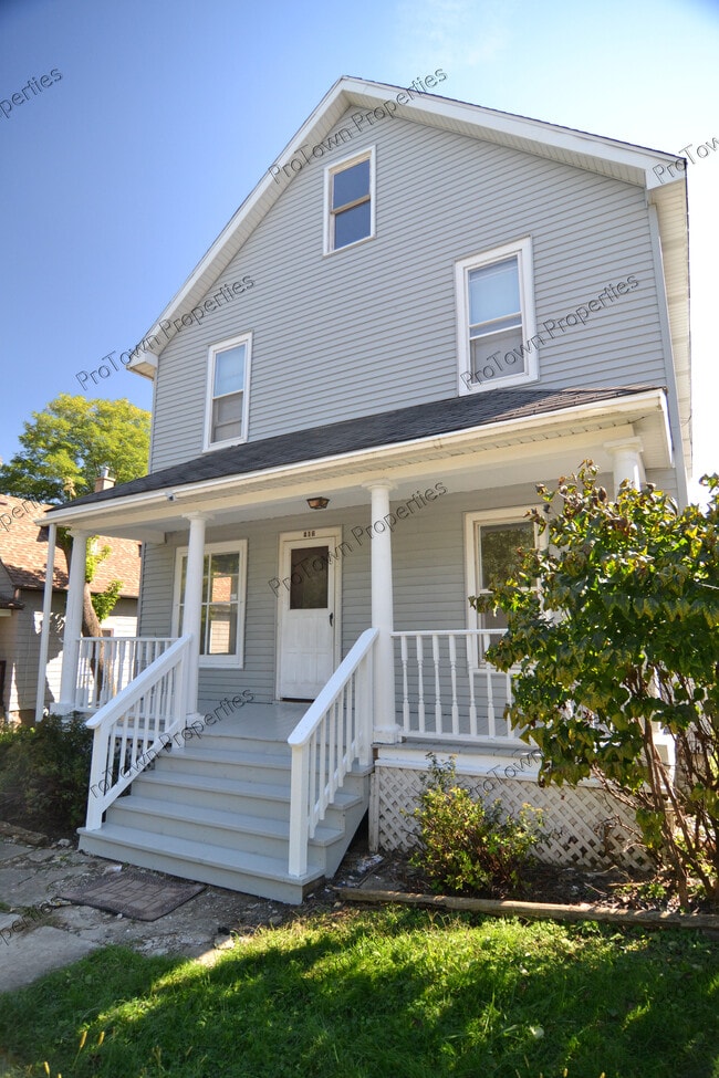 416 Bridge St, Unit 1