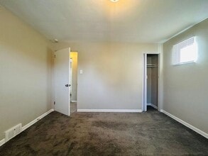 194 Mary Ellen Dr in North Versailles, PA - Building Photo - Building Photo