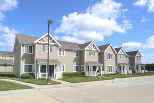 Hickory Hills Residences in Junction City, KS - Building Photo