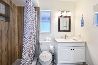 253 2nd Ave, Unit A in Marco Island, FL - Foto de edificio - Building Photo