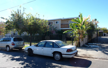 9325 Sylmar Ave in Panorama City, CA - Building Photo - Building Photo