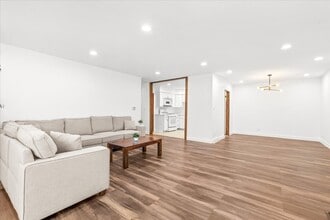 1220 Park Ave W in Highland Park, IL - Building Photo - Building Photo