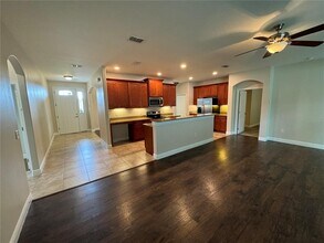 33927 Emerald Pond Loop in Leesburg, FL - Building Photo - Building Photo