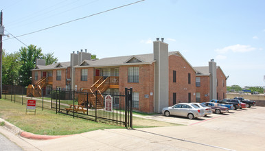 Chalk Gardens in Fort Worth, TX - Building Photo - Building Photo