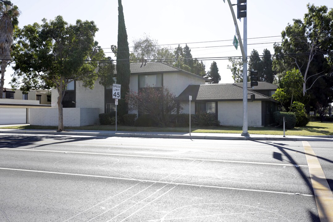 701-703 S Euclid St in Santa Ana, CA - Building Photo