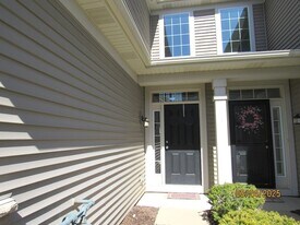 494 S Jade Ln in Round Lake, IL - Building Photo