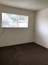 1007 Clinton Rd in Sacramento, CA - Building Photo - Building Photo