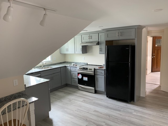 72 Charles St, Unit 3 in Whitman, MA - Building Photo - Building Photo