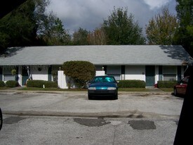 6793-6839 W Doris Maretta Ln in Homosassa, FL - Building Photo
