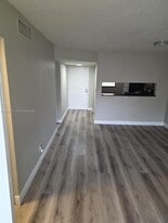 3399 Foxcroft Rd in Miramar, FL - Building Photo