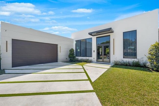 property at 1000 SW 93rd Ave