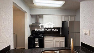 250 El Dorado Blvd in Webster, TX - Building Photo - Building Photo