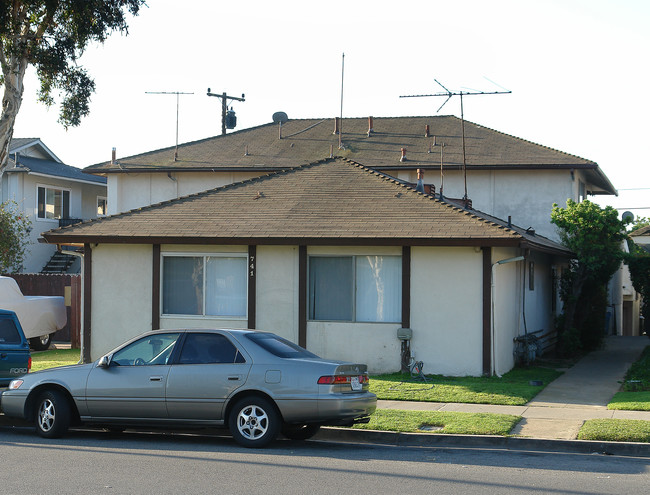 741 James St in Costa Mesa, CA - Building Photo - Building Photo