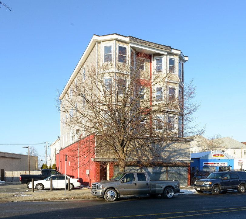 33 Rodney French Blvd in New Bedford, MA - Building Photo