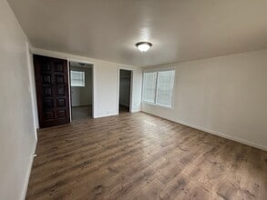 10608 S Zediker Ave in Parlier, CA - Building Photo - Building Photo