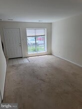 332 Lancaster Square in Sterling, VA - Building Photo - Building Photo