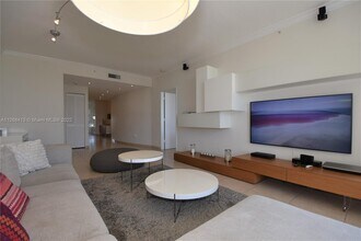 707 Crandon Blvd-Unit -PH8 in Key Biscayne, FL - Building Photo - Building Photo