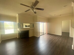 7900 Bissonnet St in Houston, TX - Foto de edificio - Building Photo