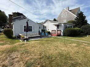 2 Reed Ave in Waterford, CT - Building Photo - Building Photo