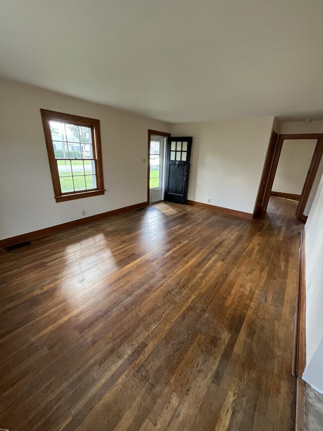 665 N Hillcrest Blvd in Decatur, IL - Foto de edificio - Building Photo