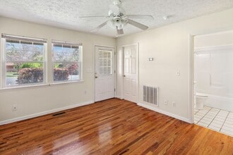 206 Gatchell St in Black Mountain, NC - Building Photo - Building Photo