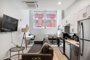 205 W 4th St in Cincinnati, OH - Building Photo