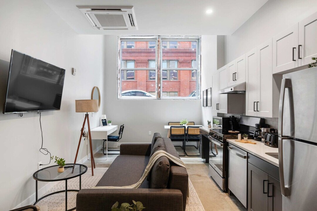 205 W 4th St in Cincinnati, OH - Foto de edificio