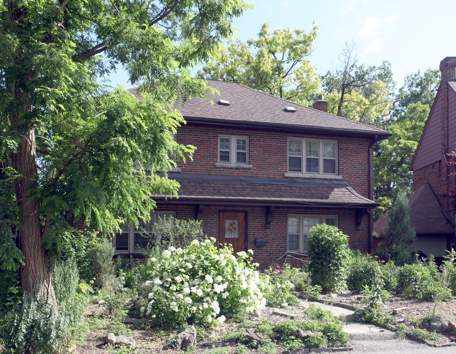 18 Rivercrest Rd in Toronto, ON - Building Photo