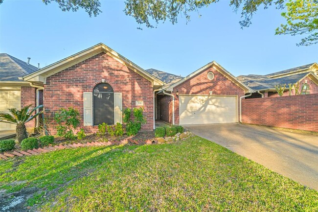 201 Live Oak Ln in Friendswood, TX - Building Photo - Building Photo