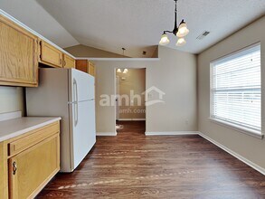 571 Bay Ct N in Franklin, IN - Building Photo - Building Photo