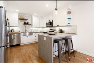 1037 18th St, Unit 7 in Santa Monica, CA - Foto de edificio - Building Photo