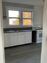 11 Westervelt Pl, Unit 3 in Irvington, NJ - Building Photo