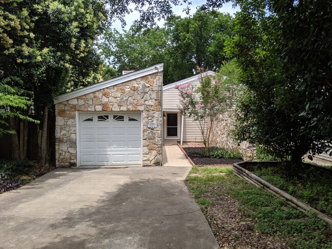 906 King Albert St, Unit A in Austin, TX - Foto de edificio - Building Photo