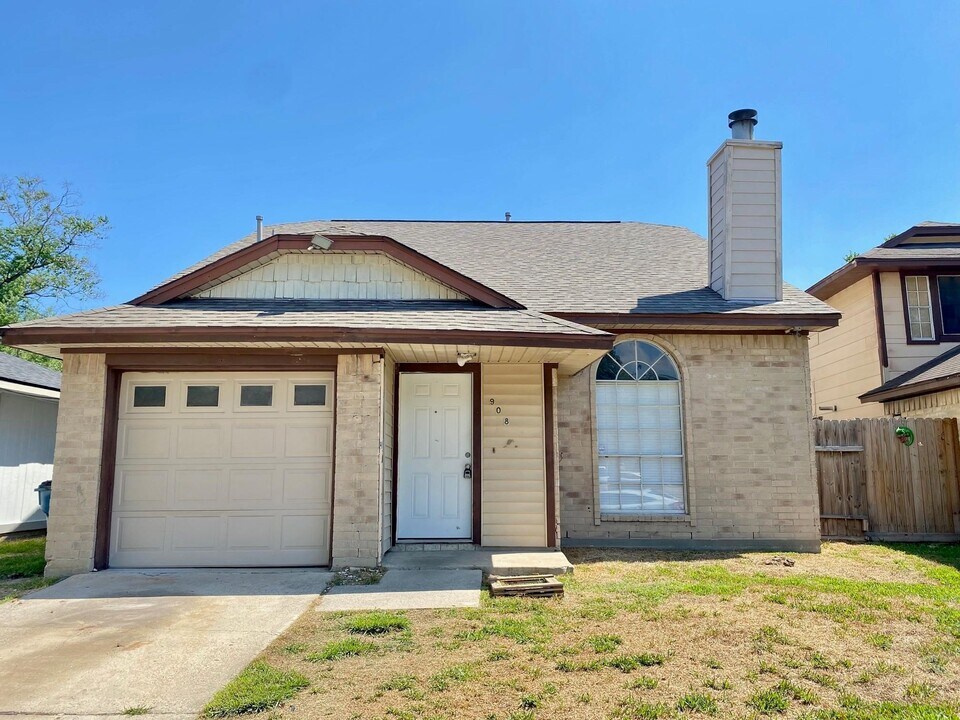 908 Littleport Ln in Channelview, TX - Building Photo