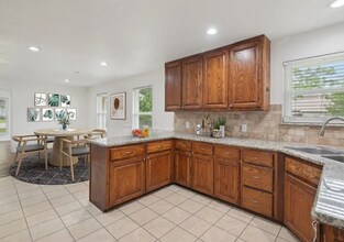 3817 Trail Lake Dr in Fort Worth, TX - Building Photo - Building Photo
