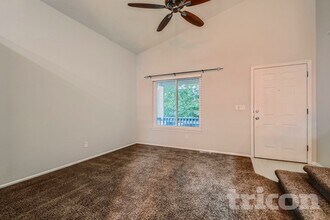 8785 Katherine Ct in Parker, CO - Foto de edificio - Building Photo