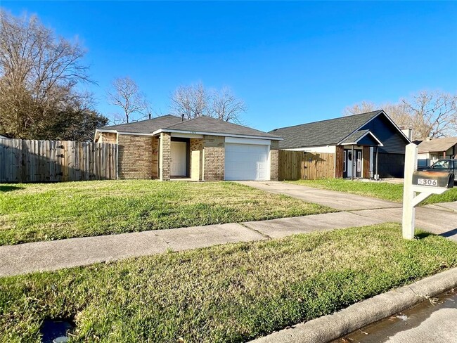 5306 Deborah Ln in Baytown, TX - Foto de edificio - Building Photo