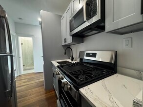 149 Zabriskie St in Jersey City, NJ - Building Photo - Building Photo