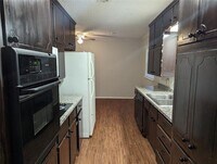 2111 Laura Ln photo'